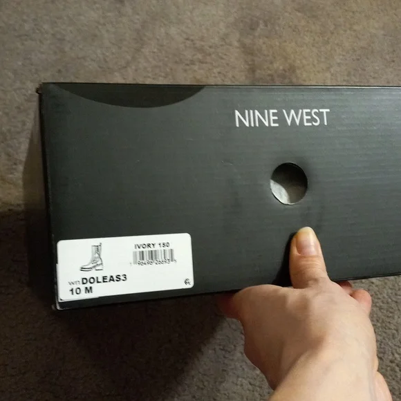 NINE WEST PLATFORM CHELSEA Doleas Boots, Size 10/11 - Picture 6 of 11